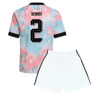 Belgicko Zeno Debast #2 Vonkajší Detský futbalový dres MS 2026 Krátky Rukáv (+ trenírky)